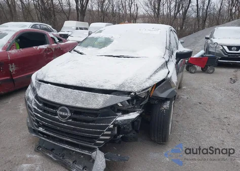 2024 Nissan Versa 1.6 S z USA, uszkodzony, nr VIN 3N1CN8DV9RL911451